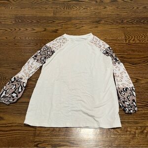 Women's White and Leopard Print Raglan Top